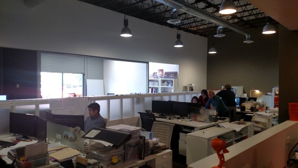 More Photos Of 90 Railway Ave, Campbell Showroom For Lease