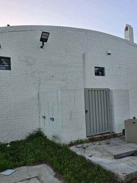 More Photos Of 550 S Patterson St, Valdosta Freestanding For Sale