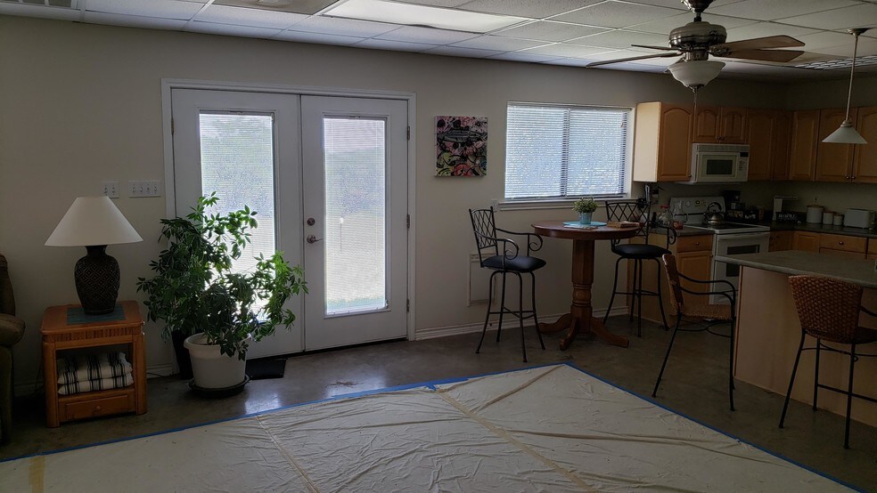 More Photos Of 21511 State Highway 71 W, Spicewood Light Manufacturing For Sale