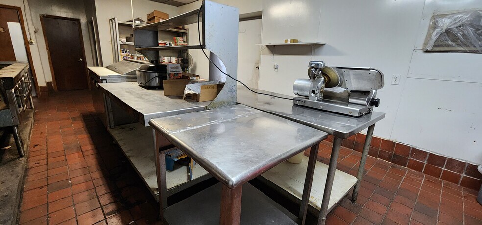 More Photos Of 701 N Martin Luther King Jr Hwy, Mexia Restaurant For Sale