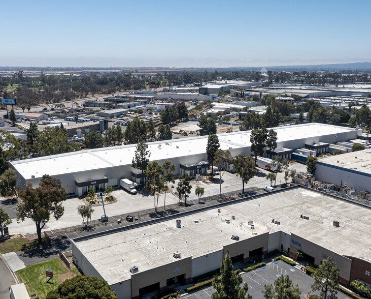 More Photos Of 9340 Cabot Dr, San Diego Warehouse For Lease