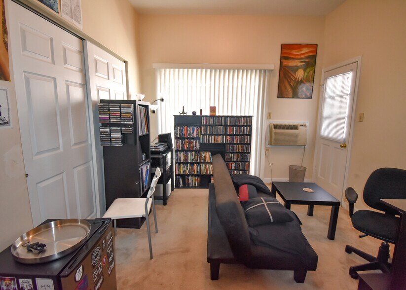 More Photos Of 2104 18th St NW, Washington Storefront Retail Residential For Lease