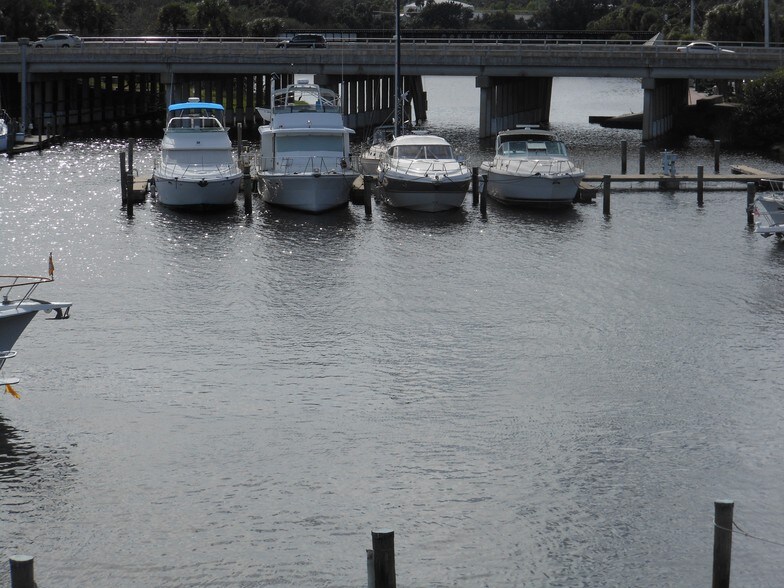 More Photos Of 2210 S Front St, Melbourne Office For Lease