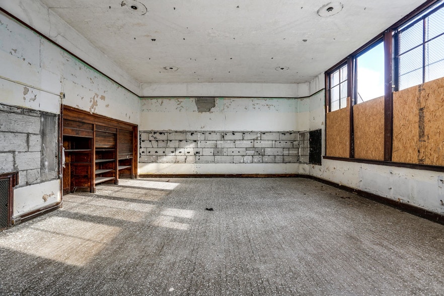 More Photos Of 8411 E Forest Ave, Detroit Schools For Sale
