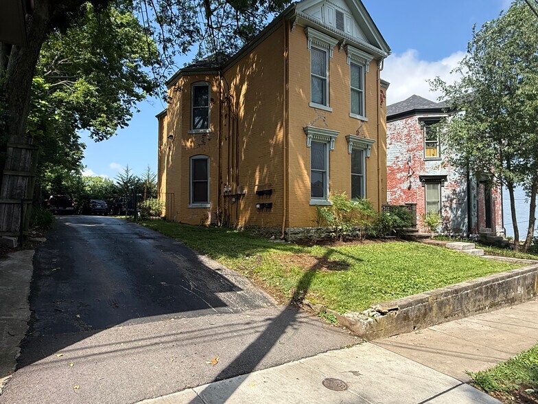 More Photos Of 152 E Fourth St, Lexington Apartments For Sale