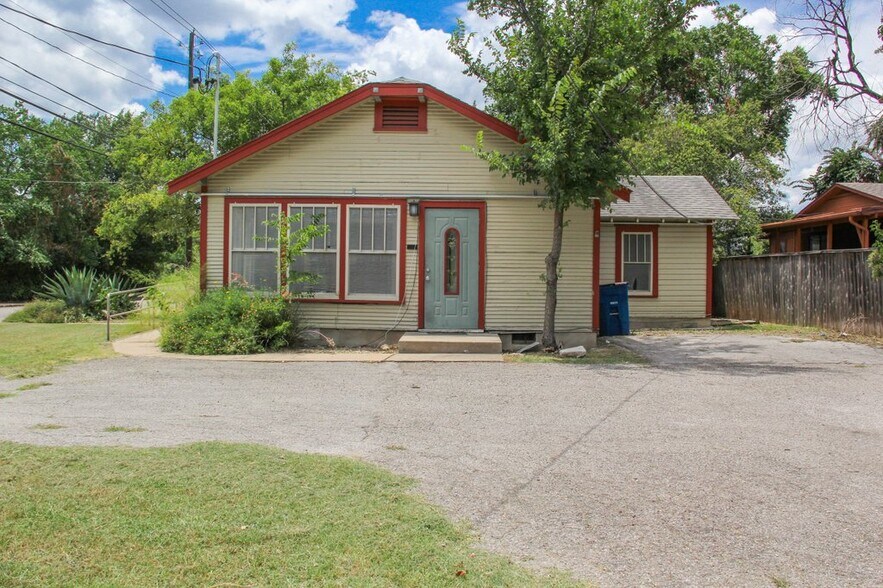 More Photos Of 802 W St Elmo Cir, Austin Office Residential For Sale