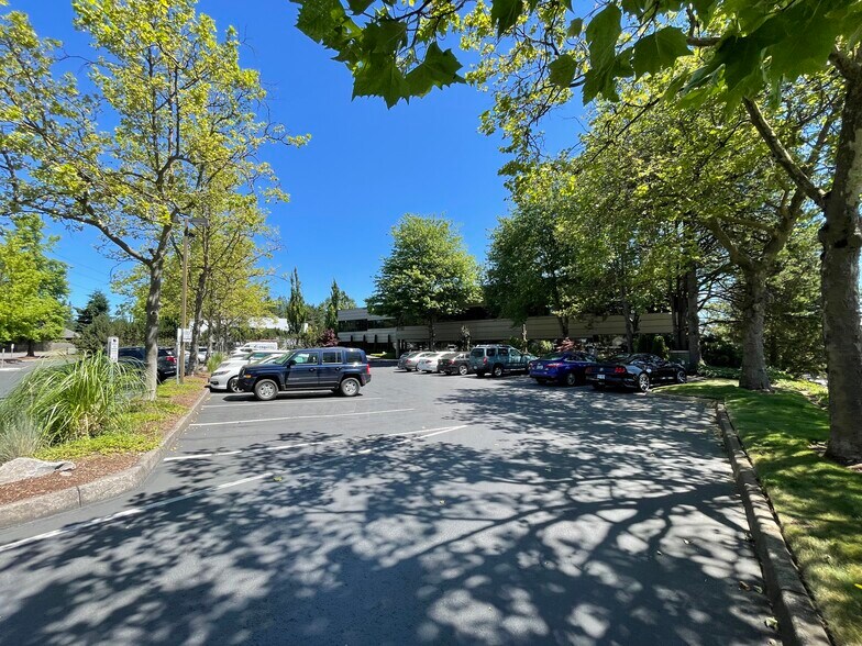 More Photos Of 9700 SW Capitol Hwy, Portland Office For Sale