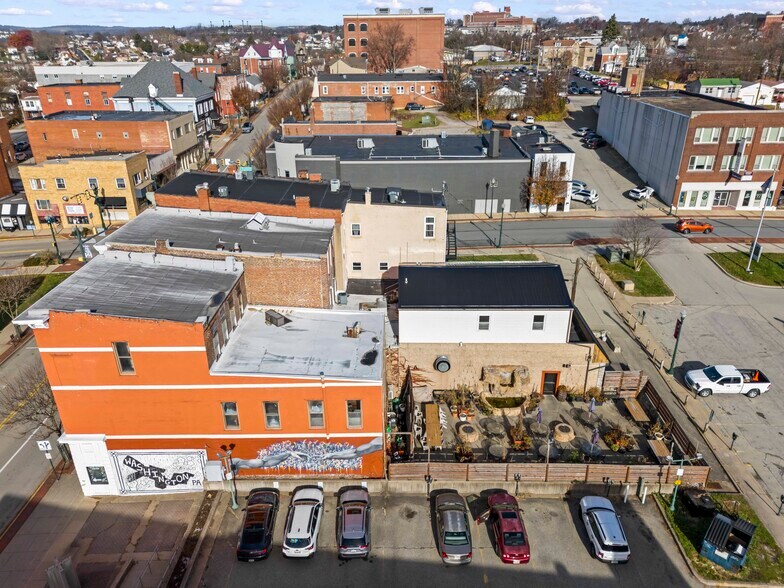 More Photos Of 88 N Main St, Washington Storefront Retail Residential For Sale