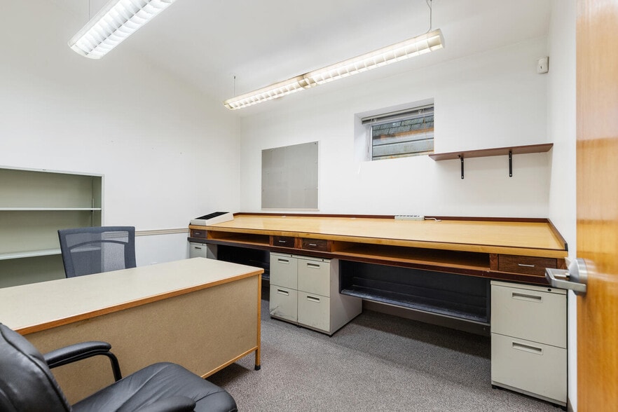 More Photos Of 30 Thacher St, Malden Office For Sale