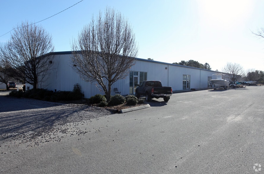 More Photos Of 6600 Windmill Way, Wilmington Industrial For Lease