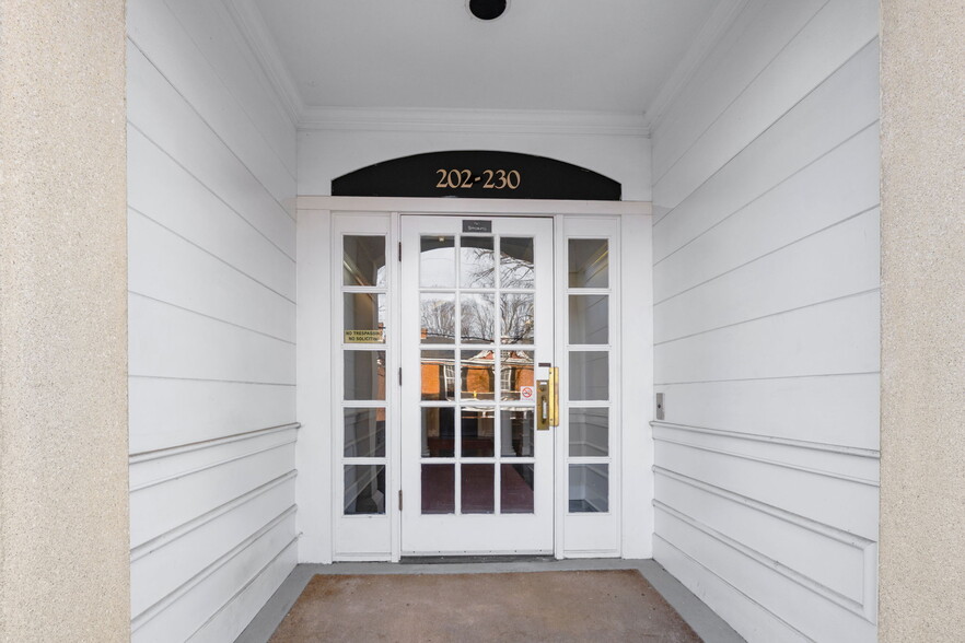 More Photos Of 202-258 E High St, Charlottesville Office For Sale