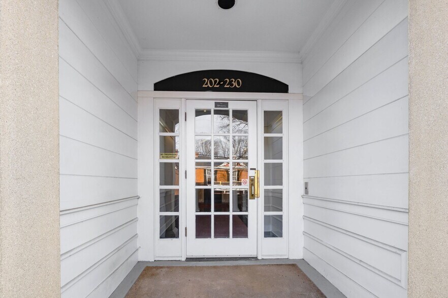 More Photos Of 202-258 E High St, Charlottesville Office For Sale