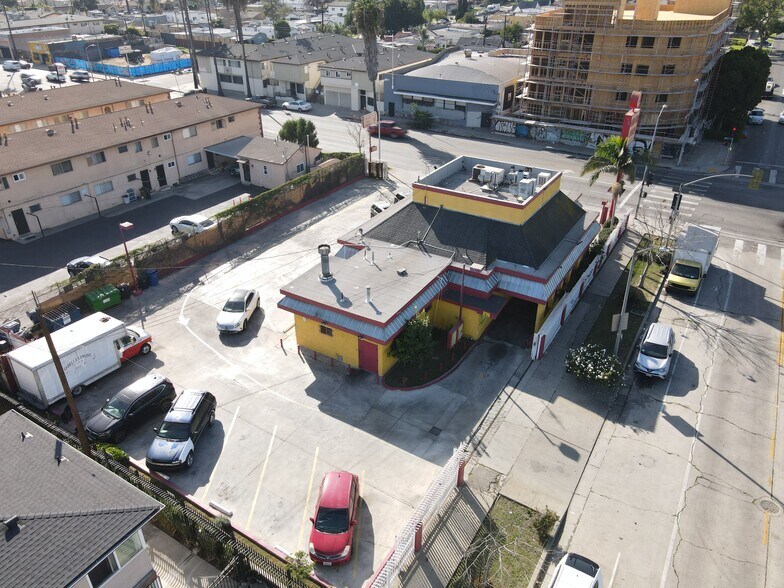 More Photos Of 8300 S Western Ave, Los Angeles General Retail For Sale