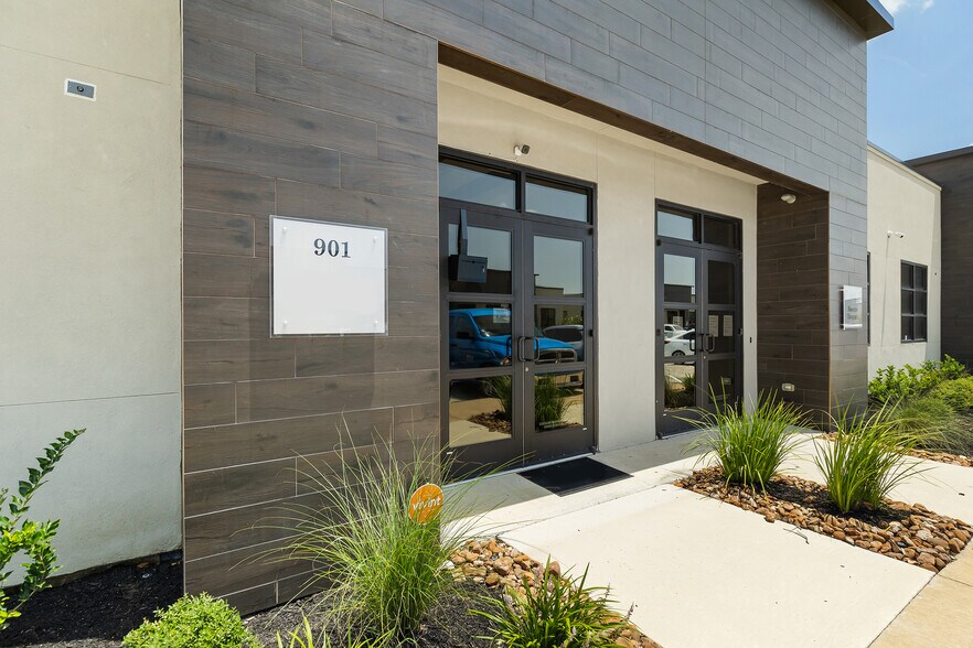 More Photos Of 8118 Fry Rd, Cypress Office For Lease