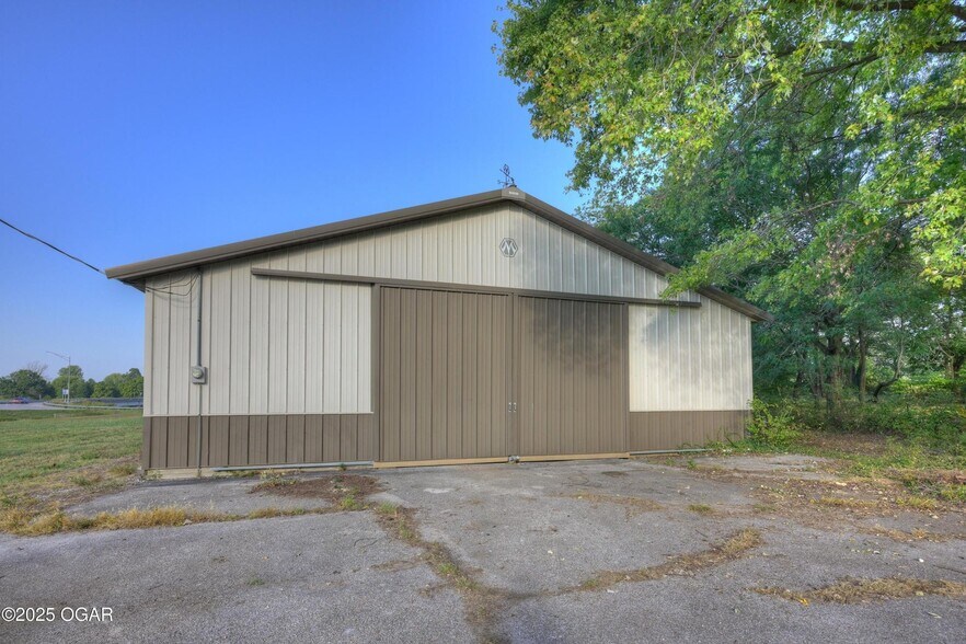 More Photos Of 1373 W Fairview Ave, Carthage Warehouse For Sale