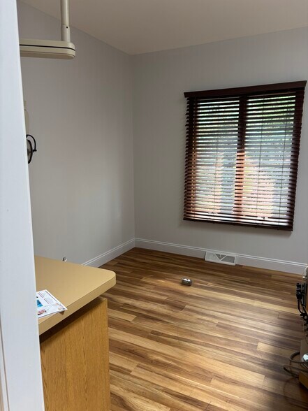 More Photos Of 721 Union Rd, West Seneca Medical For Sale