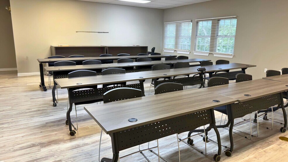 More Photos Of 500 Centre St, Fernandina Beach Office For Sale