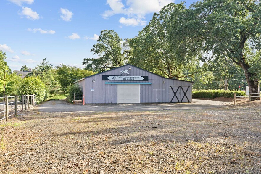 More Photos Of 22525 SW Stafford Rd, Tualatin Warehouse For Sale