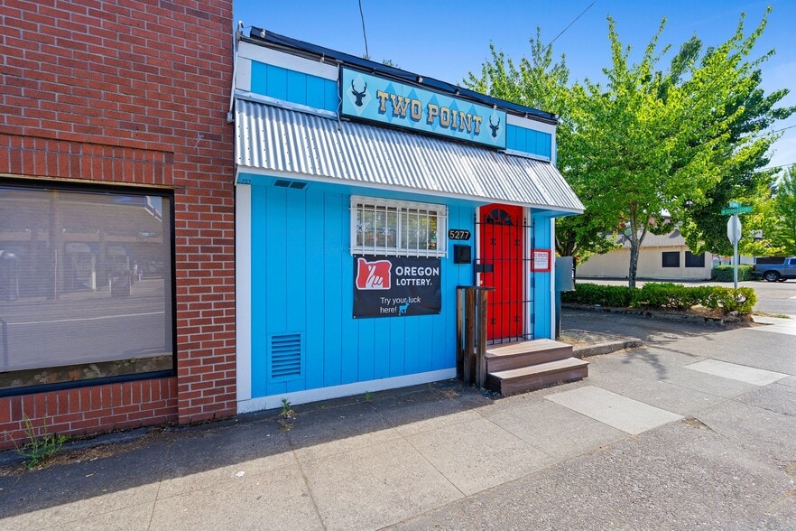 More Photos Of 5277 N Lombard St, Portland Bar For Sale