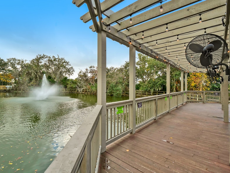 More Photos Of 960062 Gateway Blvd, Fernandina Beach Restaurant For Sale