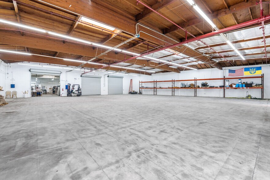 More Photos Of 19603 Figueroa St, Carson Warehouse For Lease