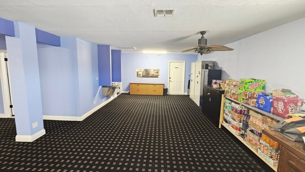 More Photos Of 306-308 Roberts Ln, Bakersfield Storefront Retail Residential For Sale