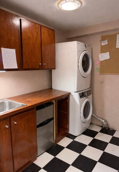 More Photos Of 716 Norwich Rd, Plainfield General Retail For Lease