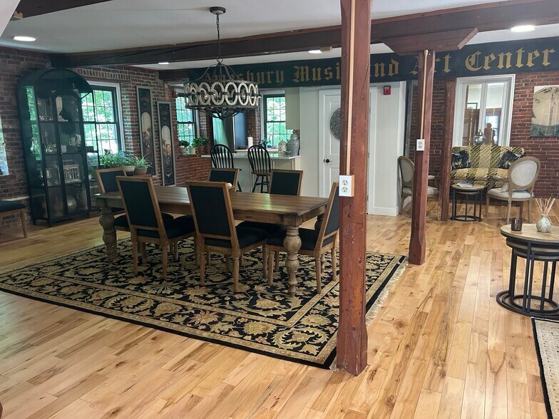 More Photos Of 7 Water St, Amesbury Loft Creative Space For Lease