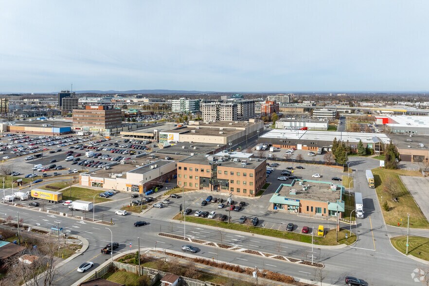 More Photos Of 181 Boul Hymus, Pointe-claire Office Residential For Lease