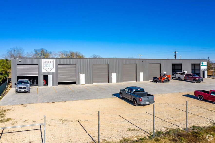 More Photos Of 149 Ferryboat Ln, New Braunfels Warehouse For Lease