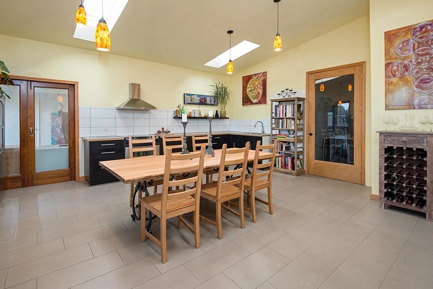 More Photos Of 75 Fremont Dr, Sonoma Storefront Retail Residential For Sale
