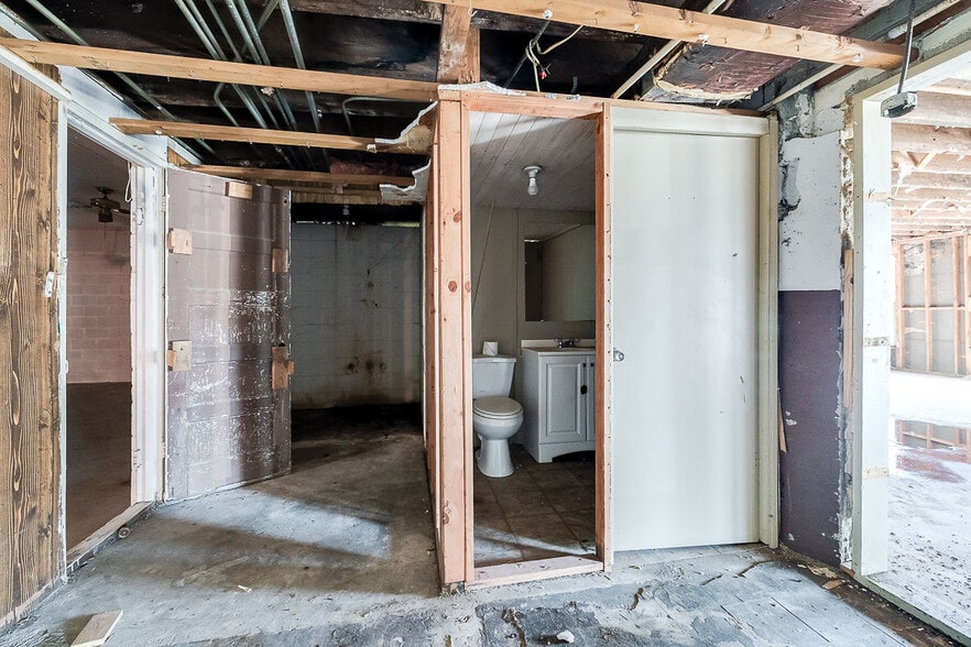 More Photos Of 3104 Skidaway Rd, Savannah Freestanding For Sale
