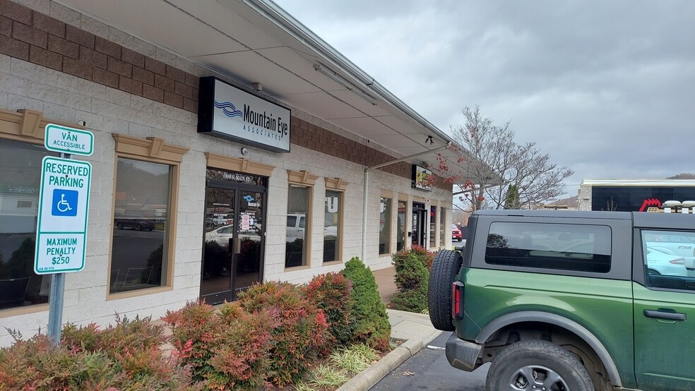 More Photos Of 1896-1908 S Main St, Waynesville Medical For Lease