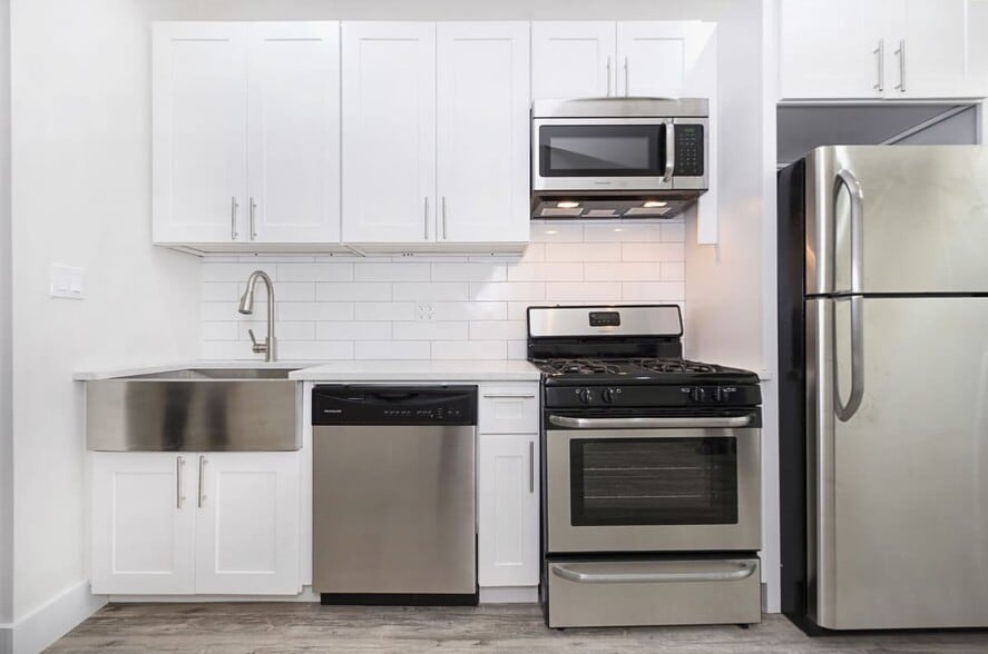 More Photos Of 260 Cornelia St, Brooklyn Multifamily For Sale