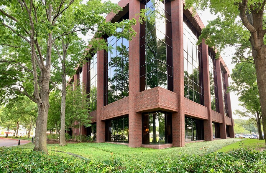 More Photos Of 6425 Youree Dr, Shreveport Office For Lease