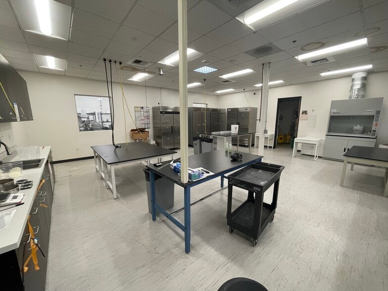 More Photos Of 1325 E El Segundo Blvd, El Segundo Food Processing For Lease