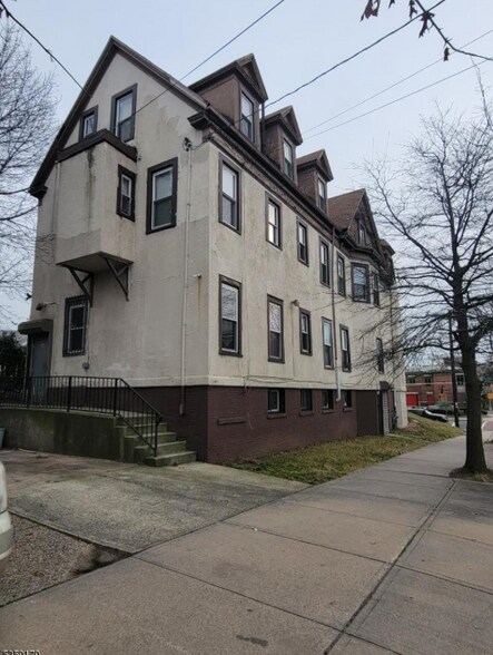 More Photos Of 9 Madison Ave, Newark Shelter For Sale