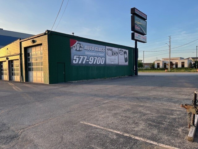 More Photos Of 6816 E 82nd St, Indianapolis Freestanding For Lease