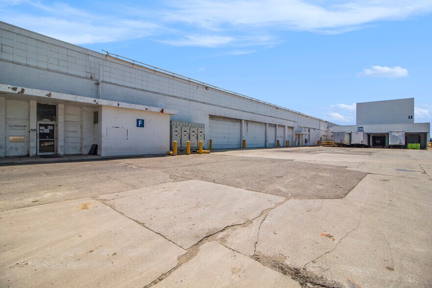 More Photos Of 12601 Southfield Fwy, Detroit Distribution For Lease