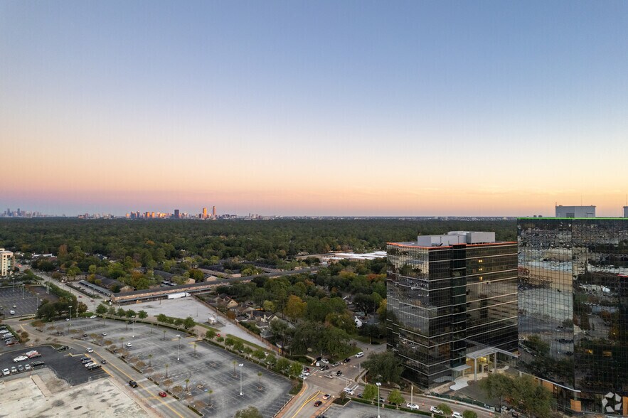 More Photos Of 840 Gessner Rd, Houston Office For Lease