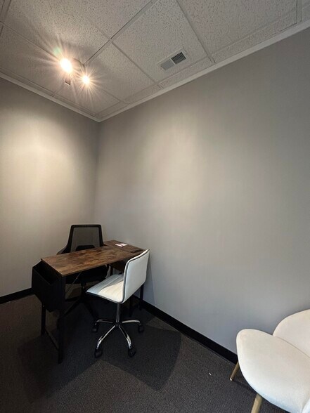 More Photos Of 6201 S 58th St, Lincoln Office For Lease