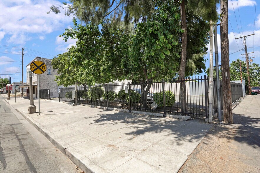 More Photos Of 2 N Main St, Lodi Storefront Retail Office For Sale