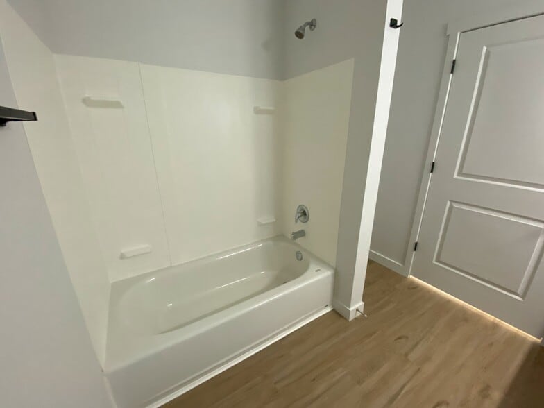 More Photos Of 404 E 5600 S, Salt Lake City Apartments For Sale