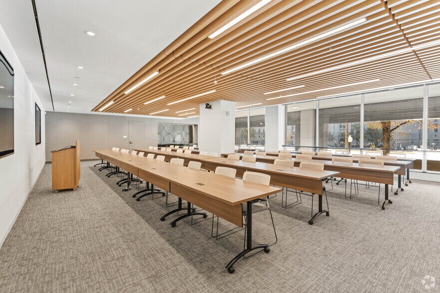 More Photos Of 1331 Pennsylvania Ave NW, Washington Office For Lease