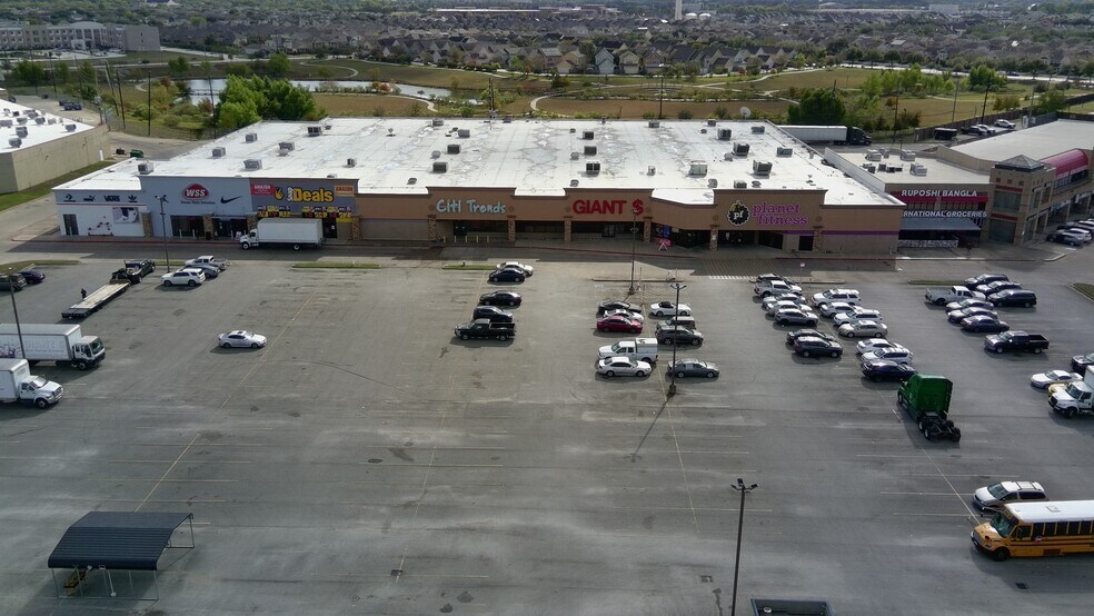 More Photos Of 6921-7053 Highway 6 S, Houston Unknown For Lease