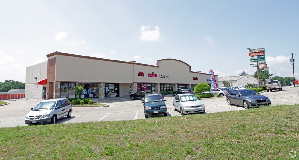 More Photos Of 725-737 Grapevine Hwy, Hurst Unknown For Lease