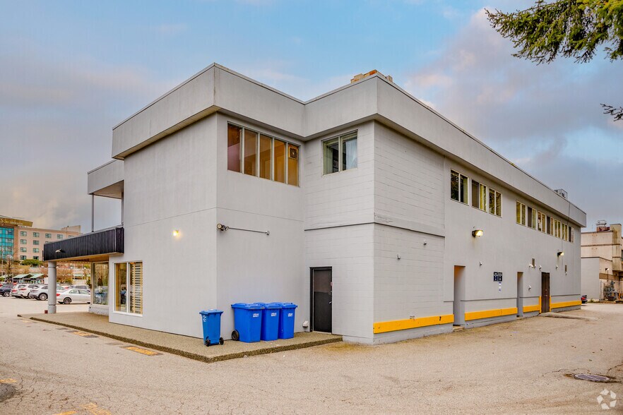 More Photos Of 8351 Alexandra Rd, Richmond General Retail For Lease