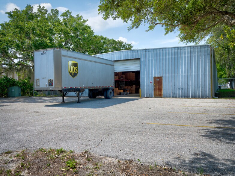 More Photos Of 2229 Whitfield Park Dr, Sarasota Warehouse For Sale