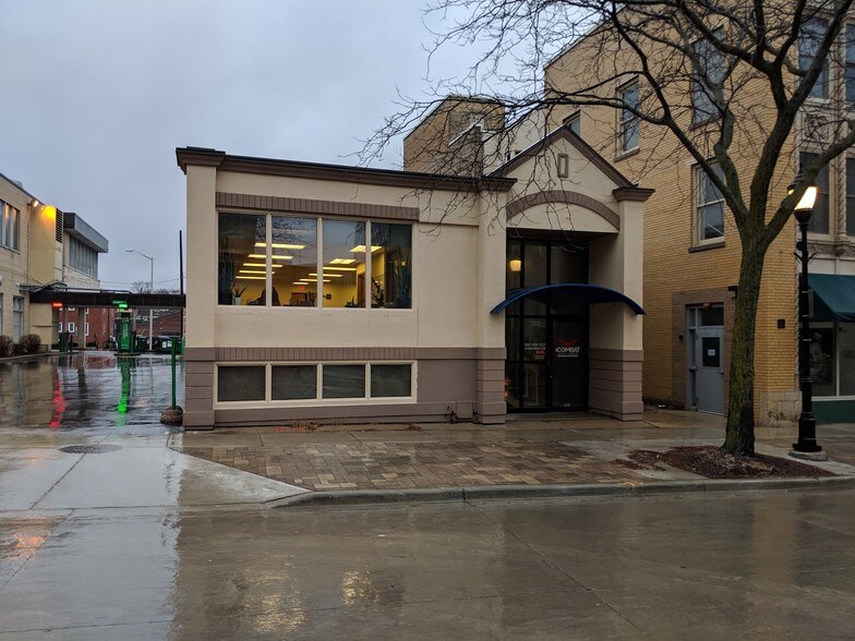 More Photos Of 722 N Grand Ave, Waukesha Office For Sale