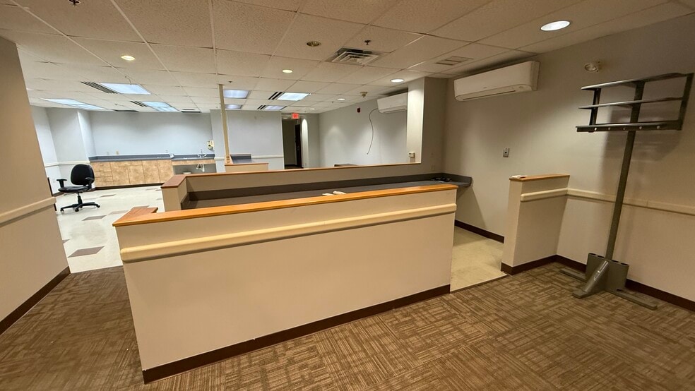 More Photos Of 2925 William Penn Hwy, Easton Office For Lease